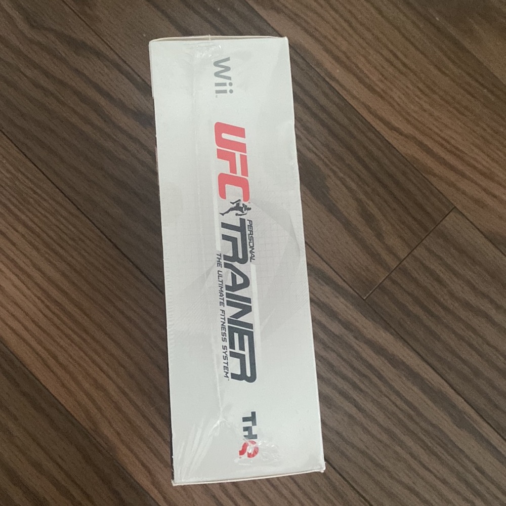 WII UFC  Trainer Bundle - Picture 2 of 4